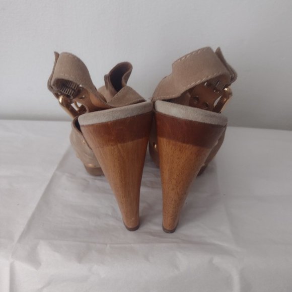 MICHAEL KORS sling back, buckle, 5.5" heels - Picture 5 of 9